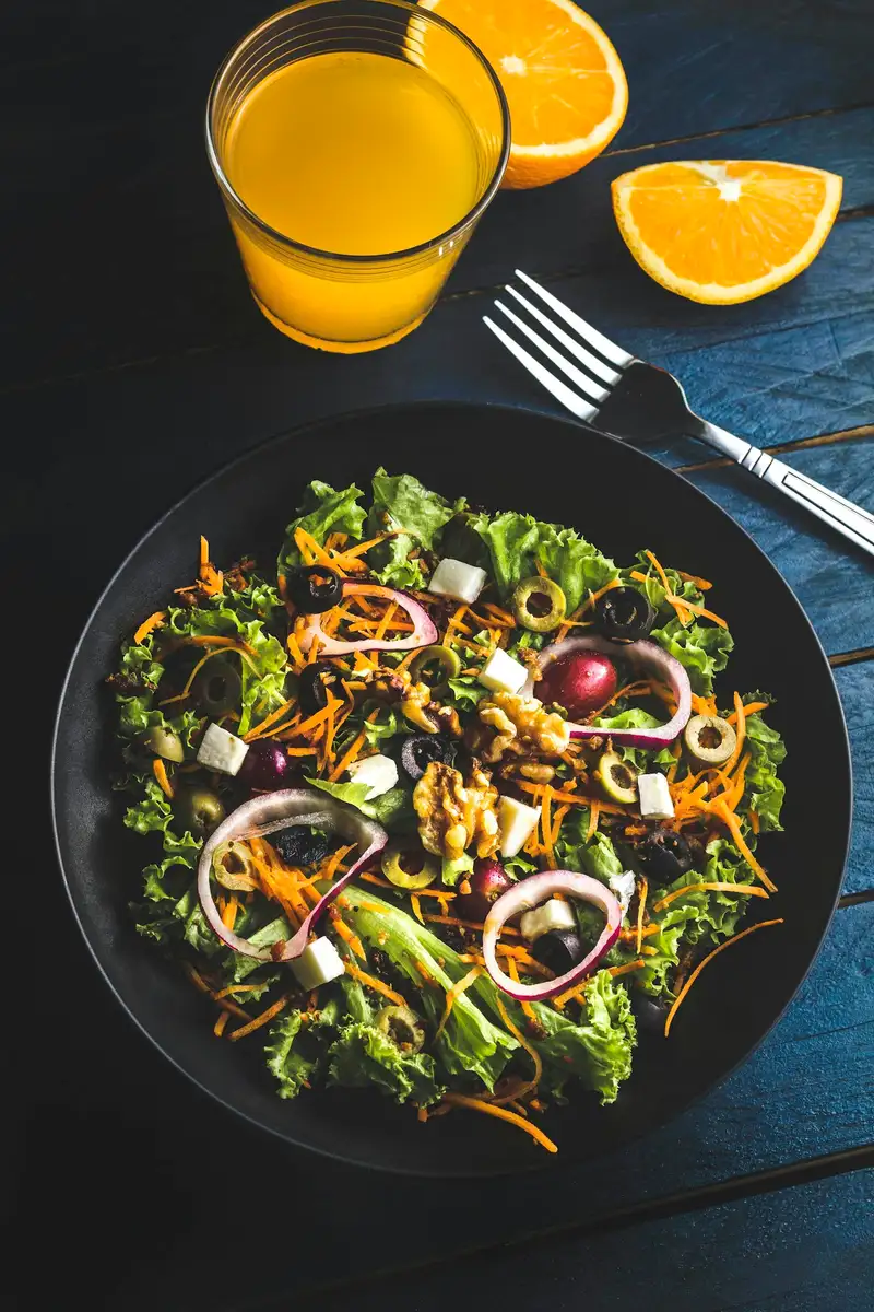 Chickpea salad with tomatoes and greens